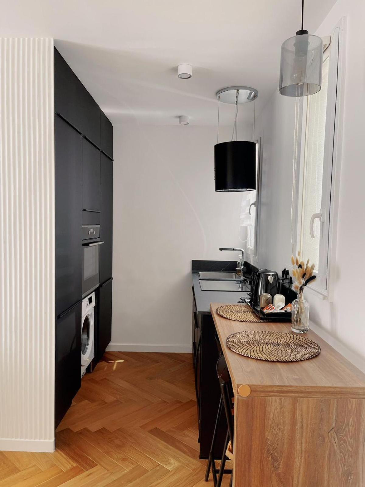 Апартаменти Exclusive Flat By Luxuio - Nearby Eiffel Tower Париж Екстер'єр фото